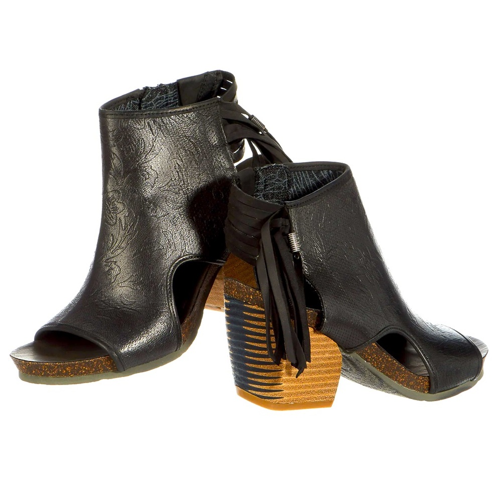 OTBT free spirit heeled open toe fringe bootie 9.5